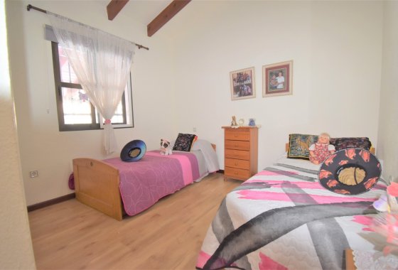 Återförsäljning - Villa - Orihuela Costa - Villamartín