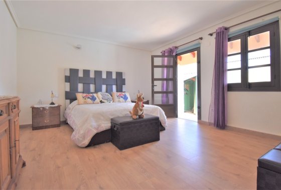 Återförsäljning - Villa - Orihuela Costa - Villamartín
