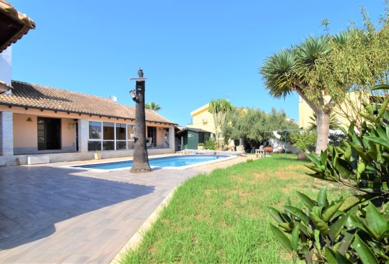 Återförsäljning - Villa - Orihuela Costa - Villamartín
