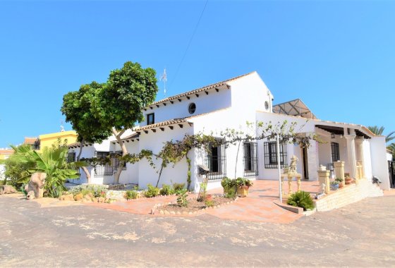 Återförsäljning - Villa - Orihuela Costa - Villamartín