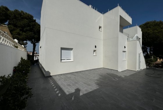 Reventa - Villa - Torrevieja - Los Balcones