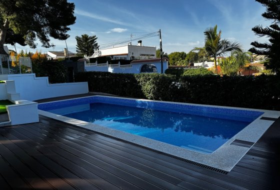 Reventa - Villa - Torrevieja - Los Balcones