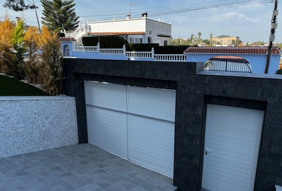 Reventa - Villa - Torrevieja - Los Balcones