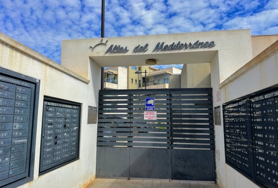 Resale - Apartment / flat - Orihuela Costa - La Zenia