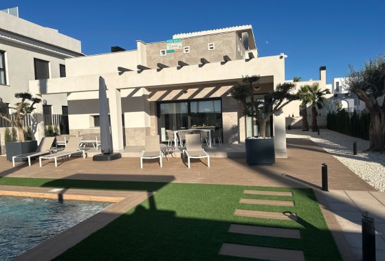 Reventa - Villa - Ciudad Quesada - Doña Pepa