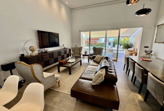 Återförsäljning - Villa - La Finca Golf - Algorfa