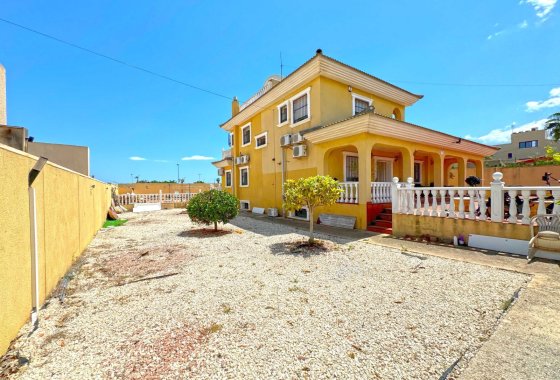 Reventa - Villa - Torrevieja - Los Balcones