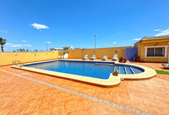 Reventa - Villa - Torrevieja - Los Balcones