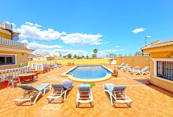 Reventa - Villa - Torrevieja - Los Balcones