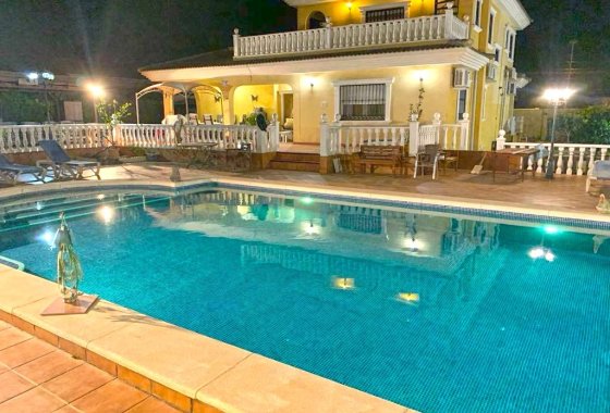 Reventa - Villa - Torrevieja - Los Balcones