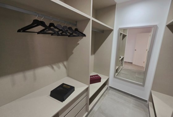 Reventa - Apartamento / piso - Torrevieja - Puerto
