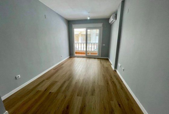 Reventa - Apartamento / piso - Torrevieja - La Mata
