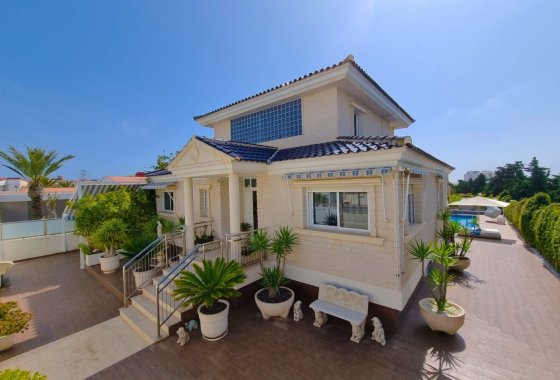 Reventa - Villa - Torrevieja - La Mata