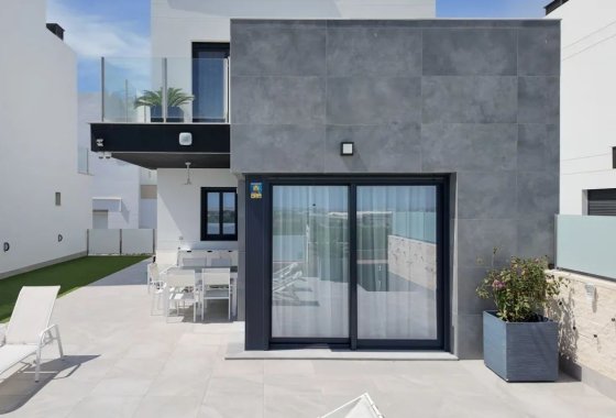 Reventa - Villa - Torrevieja - Los Balcones