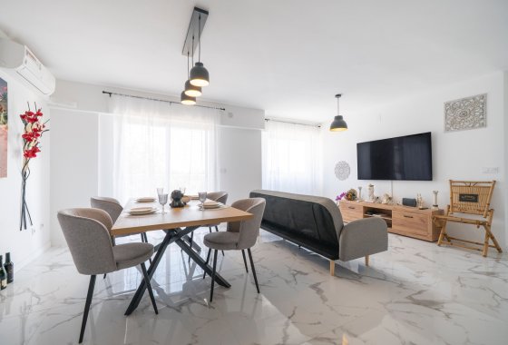 Resale - Apartment / flat - Punta Prima