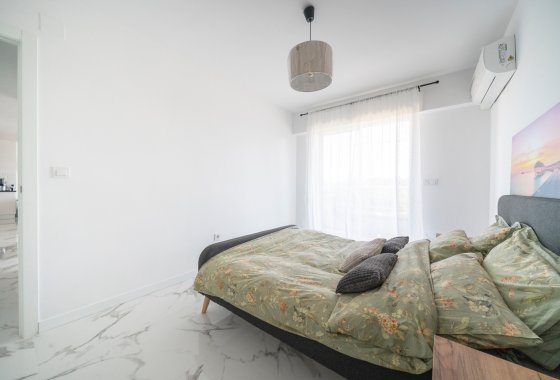 Resale - Apartment / flat - Punta Prima
