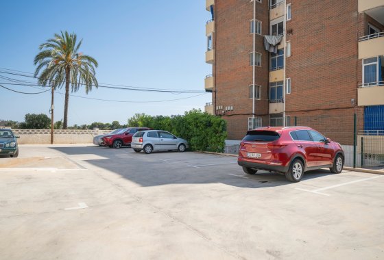 Resale - Apartment / flat - Punta Prima
