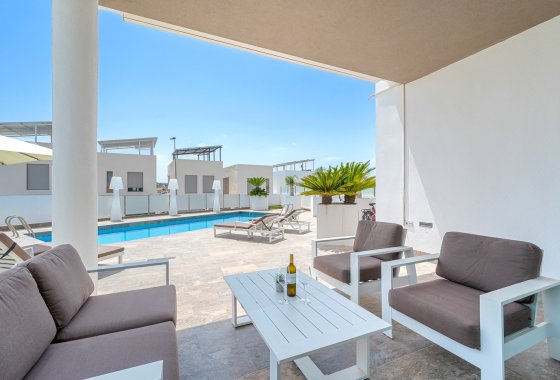 Återförsäljning - Villa - Orihuela Costa - Villamartín