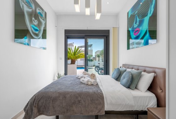 Återförsäljning - Villa - Orihuela Costa - Villamartín