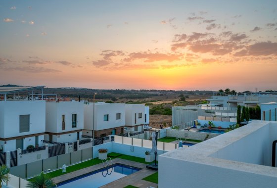 Återförsäljning - Villa - Orihuela Costa - Villamartín