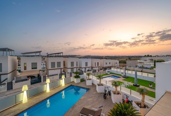 Återförsäljning - Villa - Orihuela Costa - Villamartín