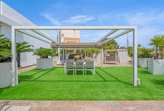 Återförsäljning - Villa - Orihuela Costa - Villamartín