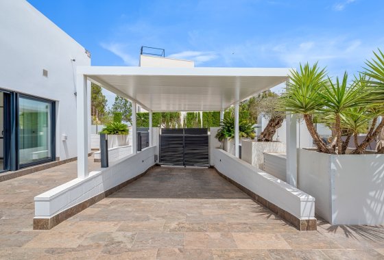 Återförsäljning - Villa - Orihuela Costa - Villamartín