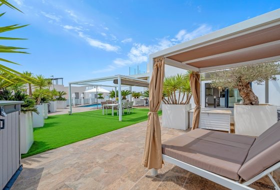 Återförsäljning - Villa - Orihuela Costa - Villamartín