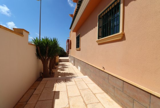 Reventa - Villa - Ciudad Quesada - La Fiesta