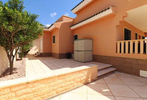 Reventa - Villa - Ciudad Quesada - La Fiesta