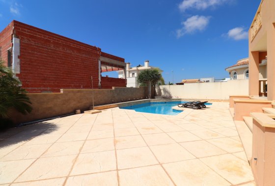 Reventa - Villa - Ciudad Quesada - La Fiesta