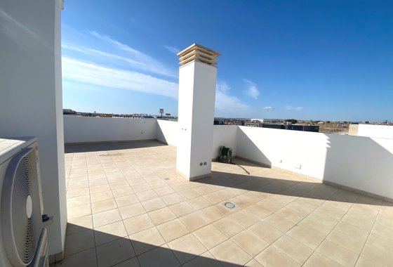 Reventa - Villa - Ciudad Quesada - Doña Pepa