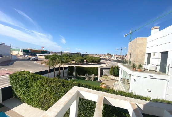 Reventa - Villa - Ciudad Quesada - Doña Pepa