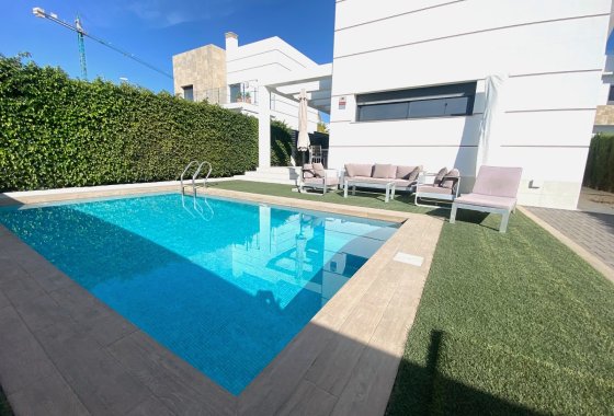 Reventa - Villa - Ciudad Quesada - Doña Pepa