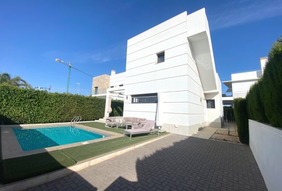 Reventa - Villa - Ciudad Quesada - Doña Pepa