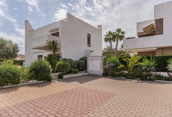 Resale - Apartment / flat - Orihuela Costa - La Zenia