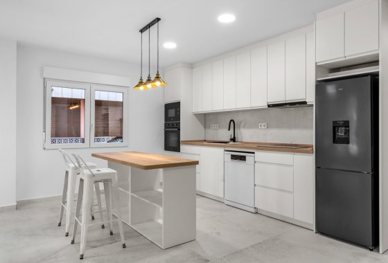 Reventa - Apartamento / piso - Torrevieja - El Acequión - Los Náufragos