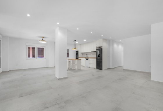 Reventa - Apartamento / piso - Torrevieja - El Acequión - Los Náufragos