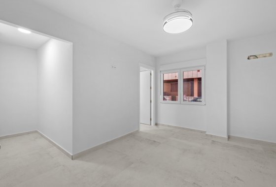 Reventa - Apartamento / piso - Torrevieja - El Acequión - Los Náufragos