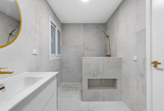 Reventa - Apartamento / piso - Torrevieja - El Acequión - Los Náufragos