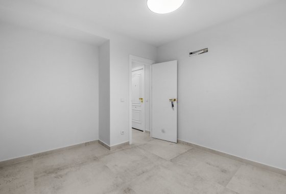 Reventa - Apartamento / piso - Torrevieja - El Acequión - Los Náufragos