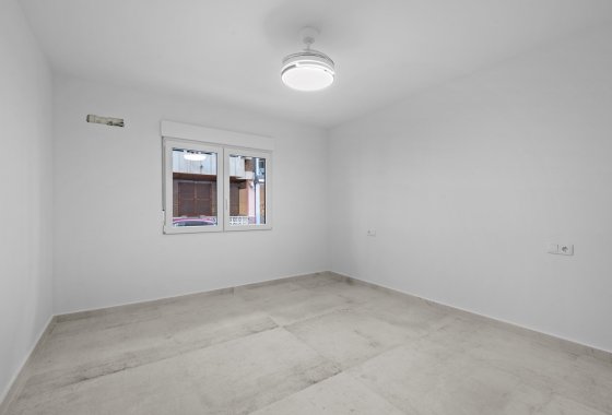 Reventa - Apartamento / piso - Torrevieja - El Acequión - Los Náufragos