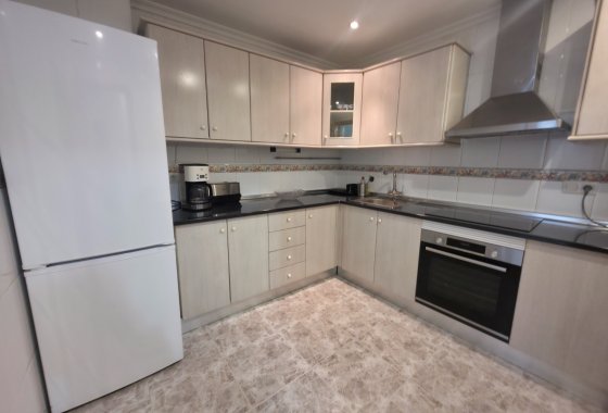 Resale - Apartment / flat - Torrevieja - Paseo maritimo