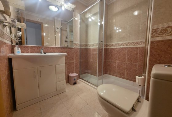 Resale - Apartment / flat - Torrevieja - Paseo maritimo