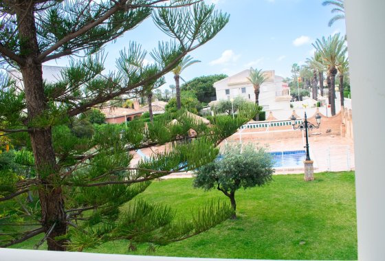 Reventa - Villa - Orihuela Costa - MUY CERCA DE LA PLAYA