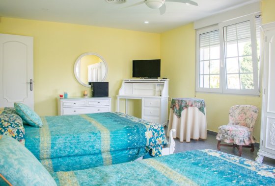 Reventa - Villa - Orihuela Costa - MUY CERCA DE LA PLAYA