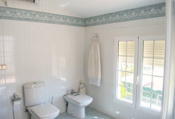 Reventa - Villa - Orihuela Costa - MUY CERCA DE LA PLAYA