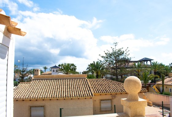 Reventa - Villa - Orihuela Costa - MUY CERCA DE LA PLAYA