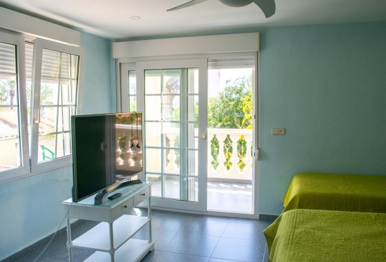 Reventa - Villa - Orihuela Costa - MUY CERCA DE LA PLAYA