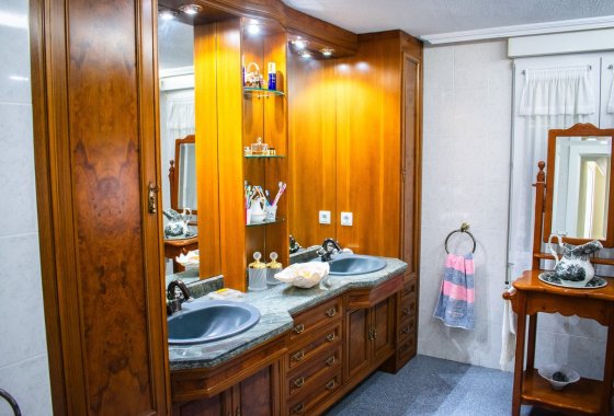 Reventa - Villa - Orihuela Costa - MUY CERCA DE LA PLAYA